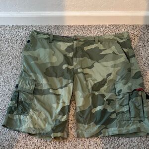 Men's O’NEILL Green Camouflage Cargo Shorts